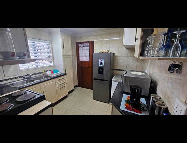 2 BEDROOM HOUSE FOR SALE IN WOODLANDS